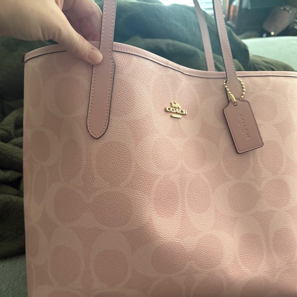 City Tote Bag In Signature Canvas - Picture 1 of 14